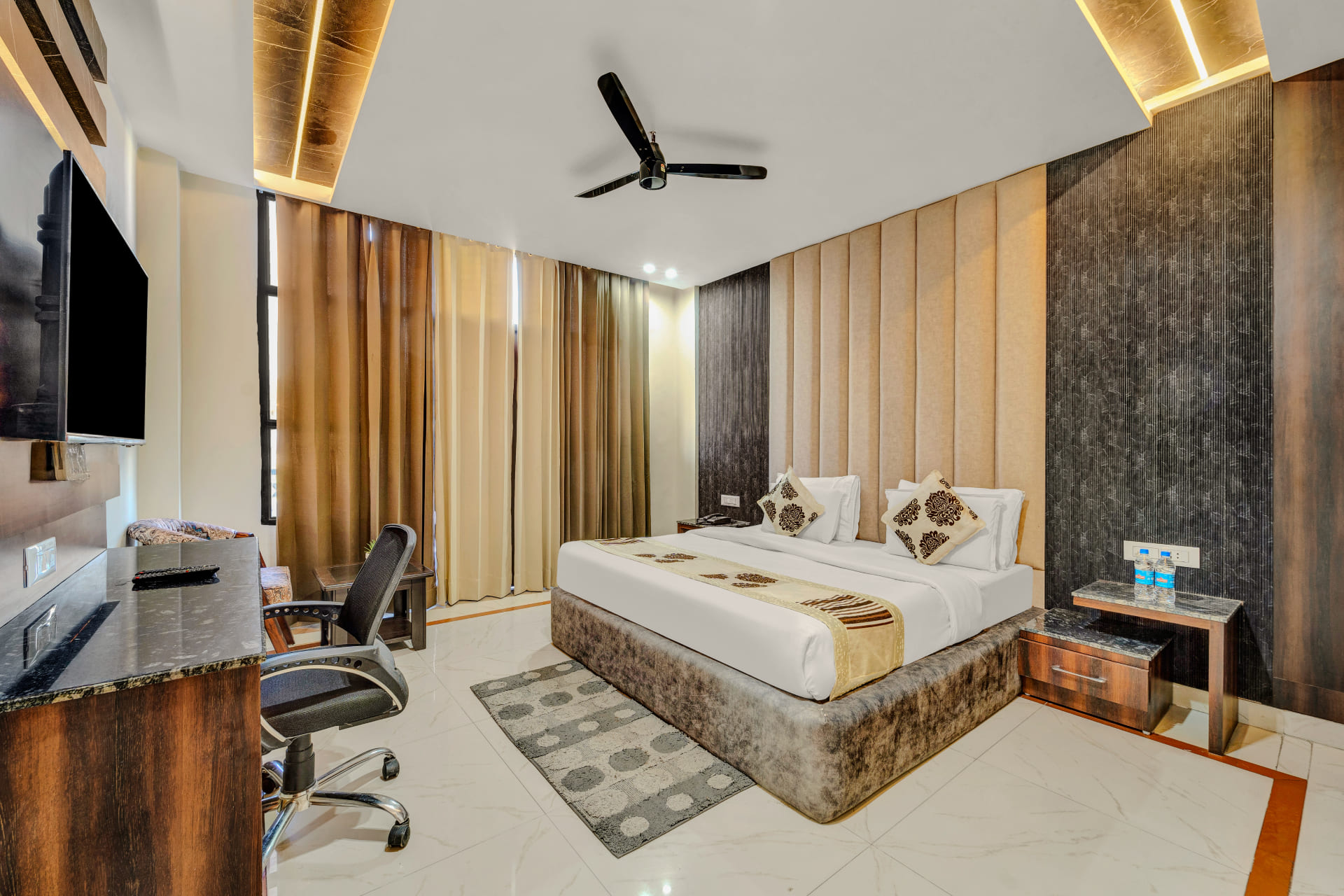 Executive Suite in Katra